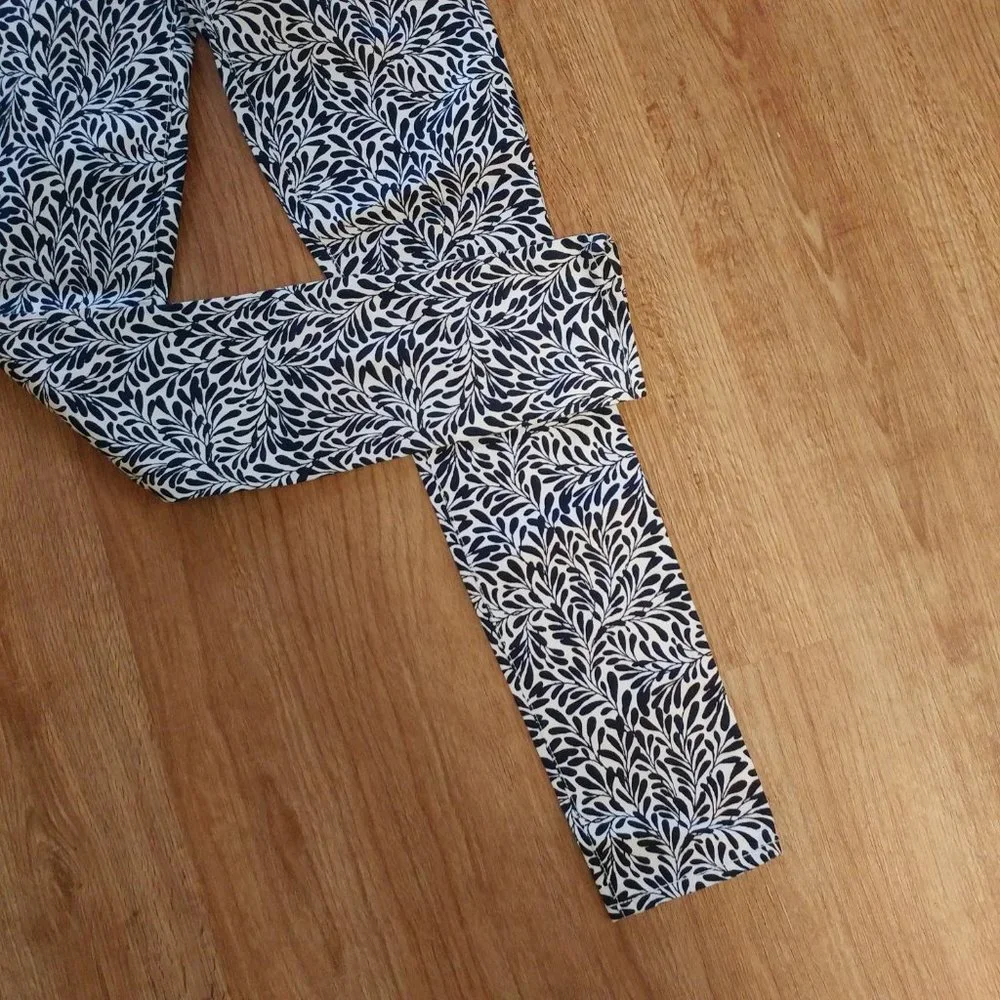 J. Crew Mid-rise Toothpick Black & White Fern Print Pants - Size 24 NWT.